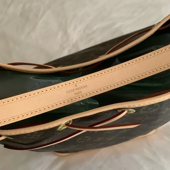 Louis Vuitton Monogram Noe Shoulder Bag - Picture 3 of 16